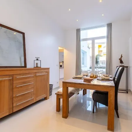 Huswell - Stylish Duplex In Town House * Ostend