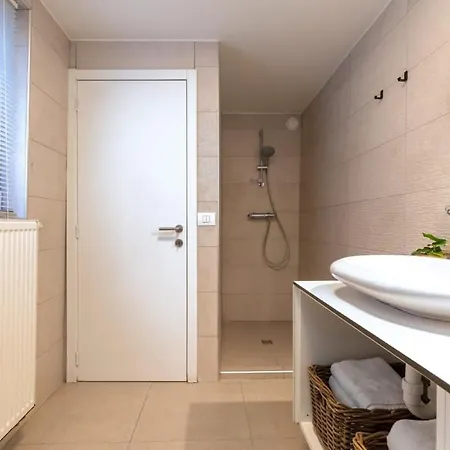Huswell - Stylish Duplex In Town House * أوستيند