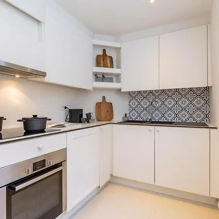 Huswell - Stylish Duplex In Town House Apartment Ostend